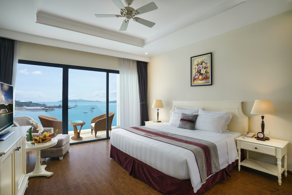 “DU LỊCH AN TOÀN TẠI VINPEARL RESORT & SPA NHA TRANG BAY”