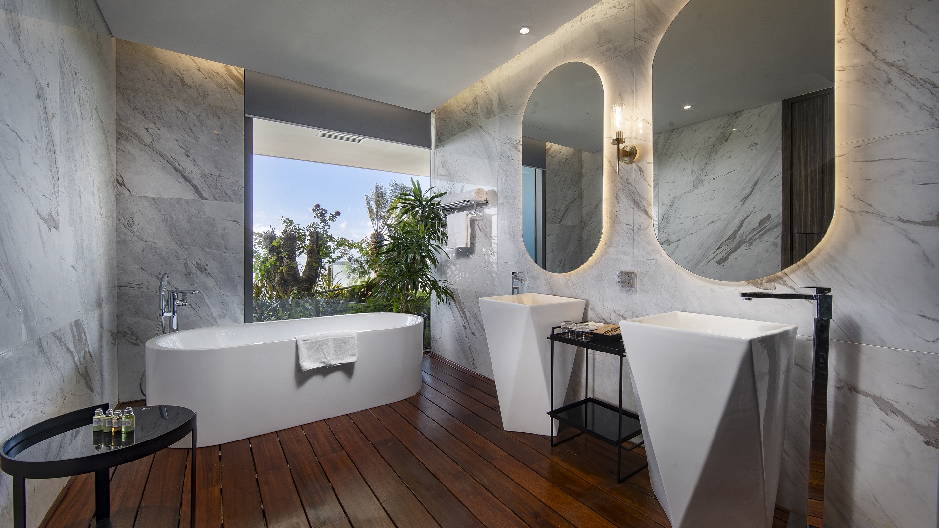 Flamingo Cát Bà Beach Resort