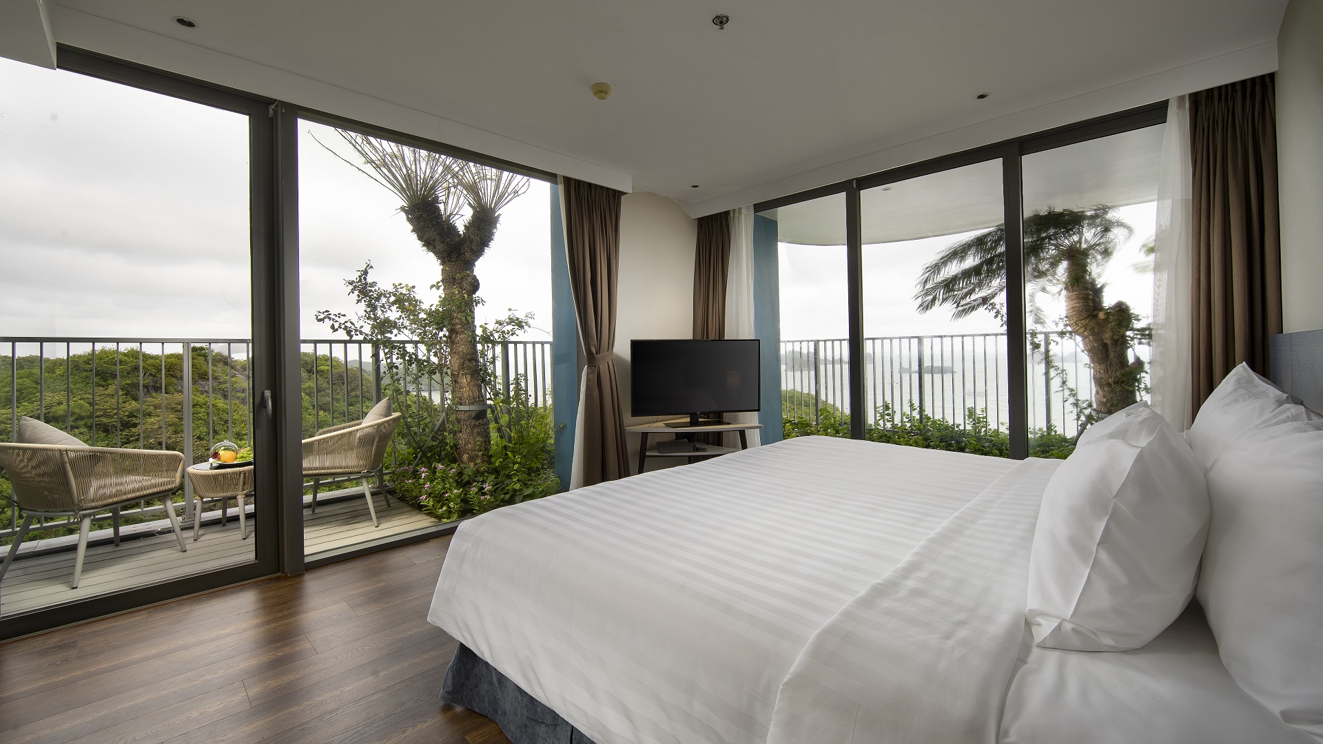 Flamingo Cát Bà Beach Resort