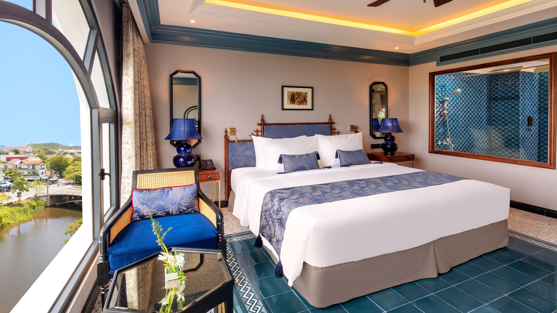 SILK PATH GRAND HUE HOTEL & SPA